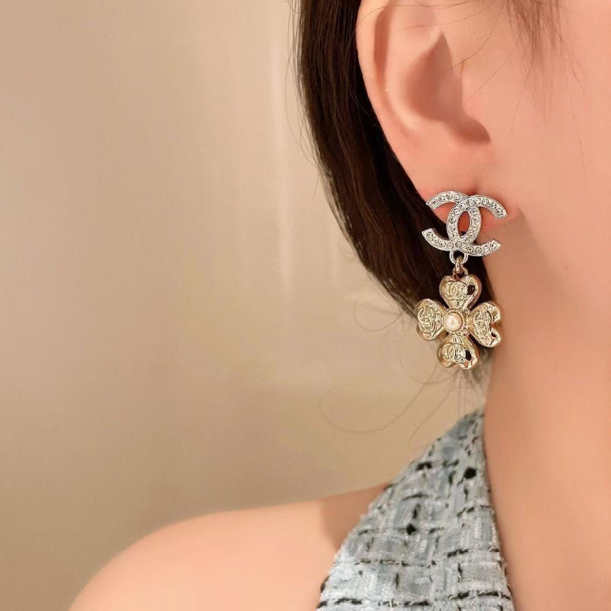CH  Double C diamond - studded clover pearl drop earrings YPD25091119