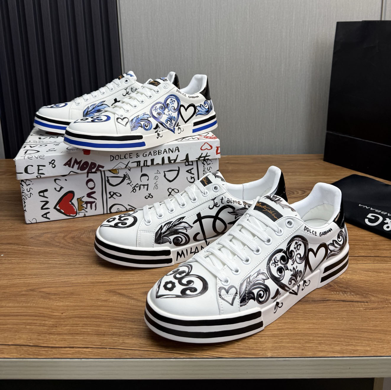 D&G 25New Graffiti Sneakers LK25091202