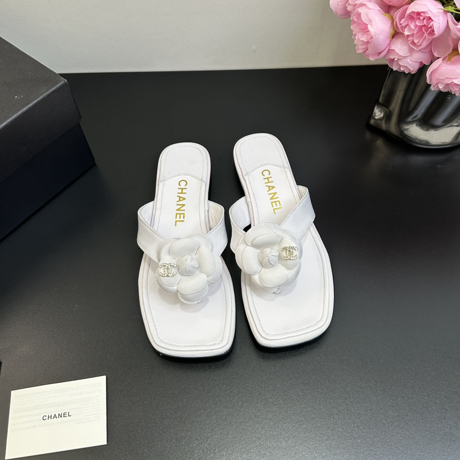 CH 25New Camellia Flip Flops AE25091133
