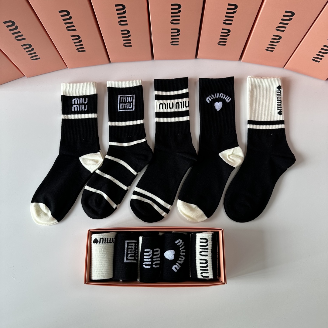 MIU Mid-Calf Socks Set YV25091337