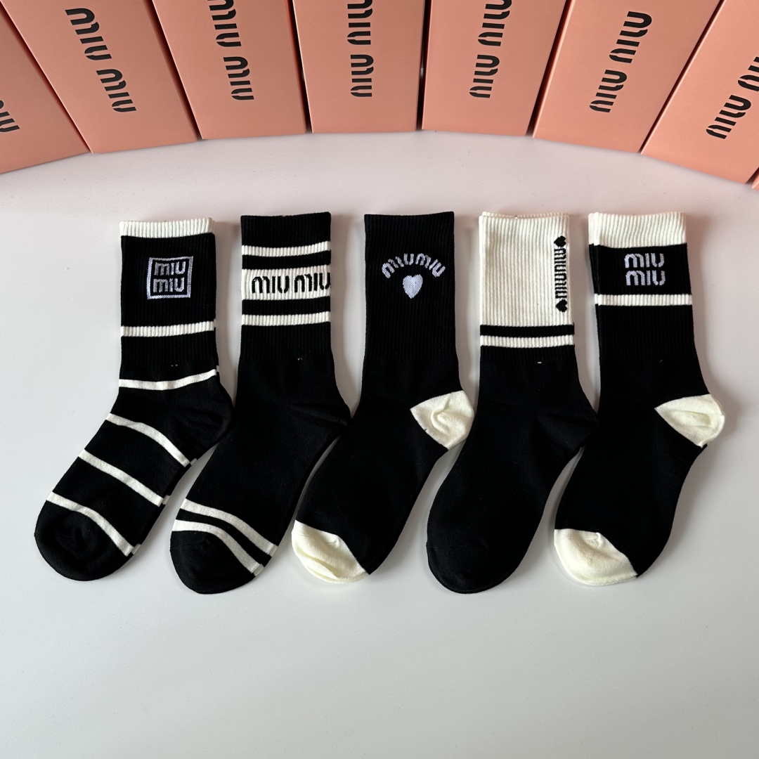 MIU Mid-Calf Socks Set YV25091337