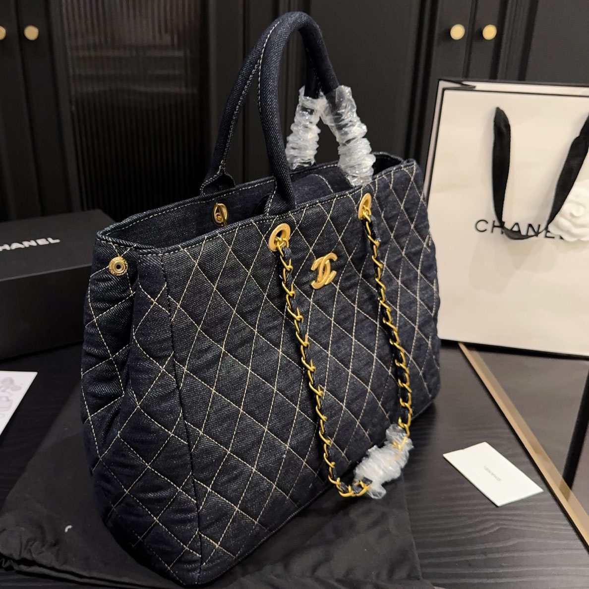 CH Denim Chain Tote XX25091323