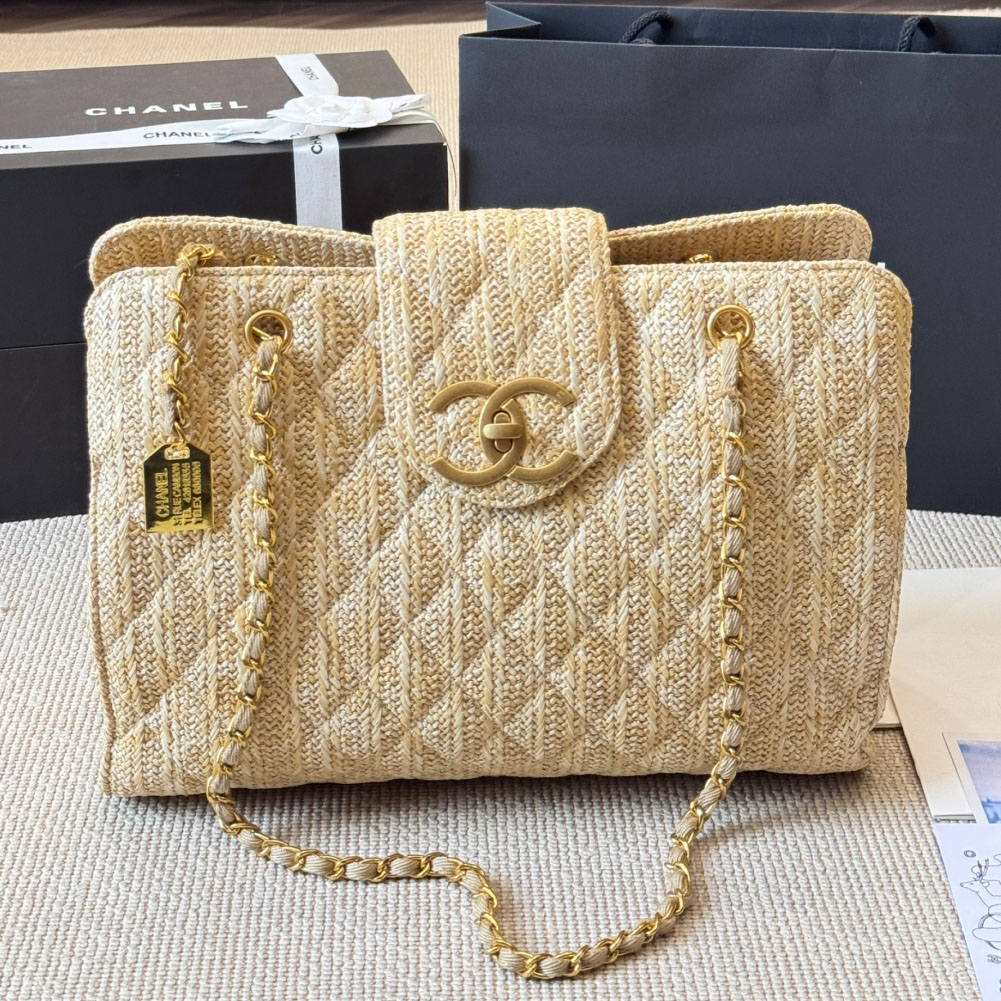 CH Raffia Woven Tote XX25091318