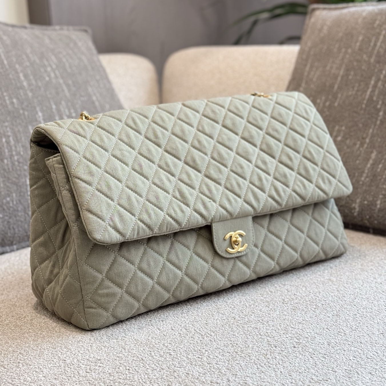 CH Large Canvas Tote XX25091302