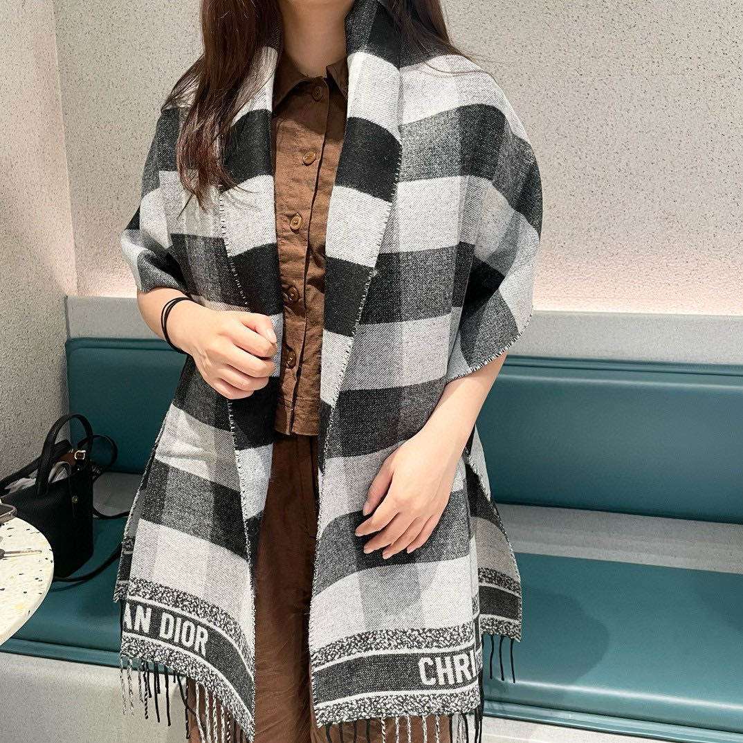 CD Checkered Wool Scarf/Shawl  YV25091425