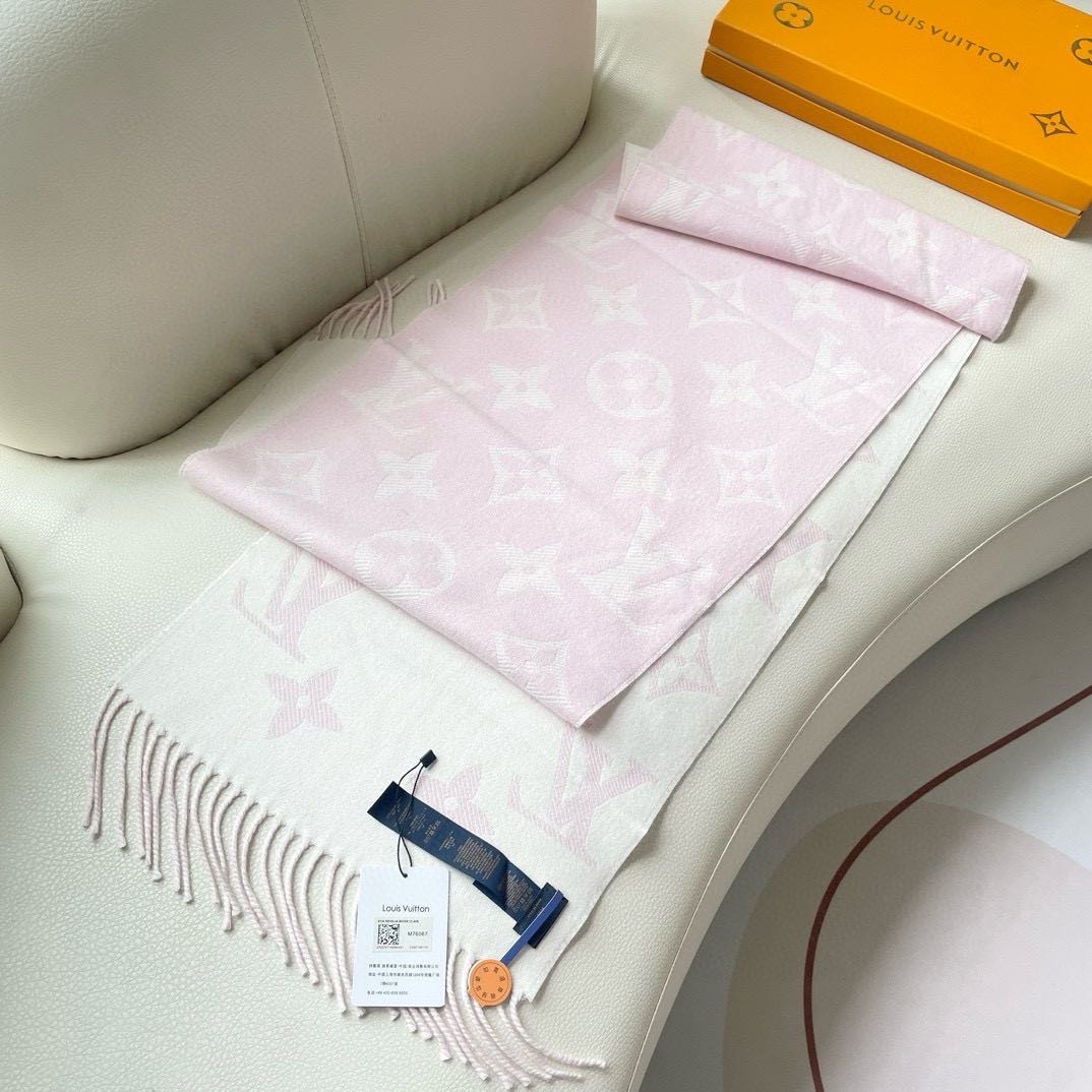 LV Essential Monogram Double-Faced Cashmere Scarf  YV25091421