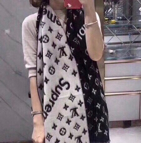 LV×Supreme Monogram Double-Faced Cashmere Scarf  YV25091422