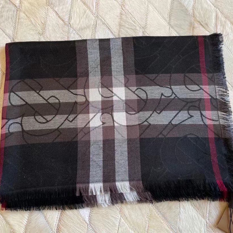 Bur Classic Check Scarf  YV25091412
