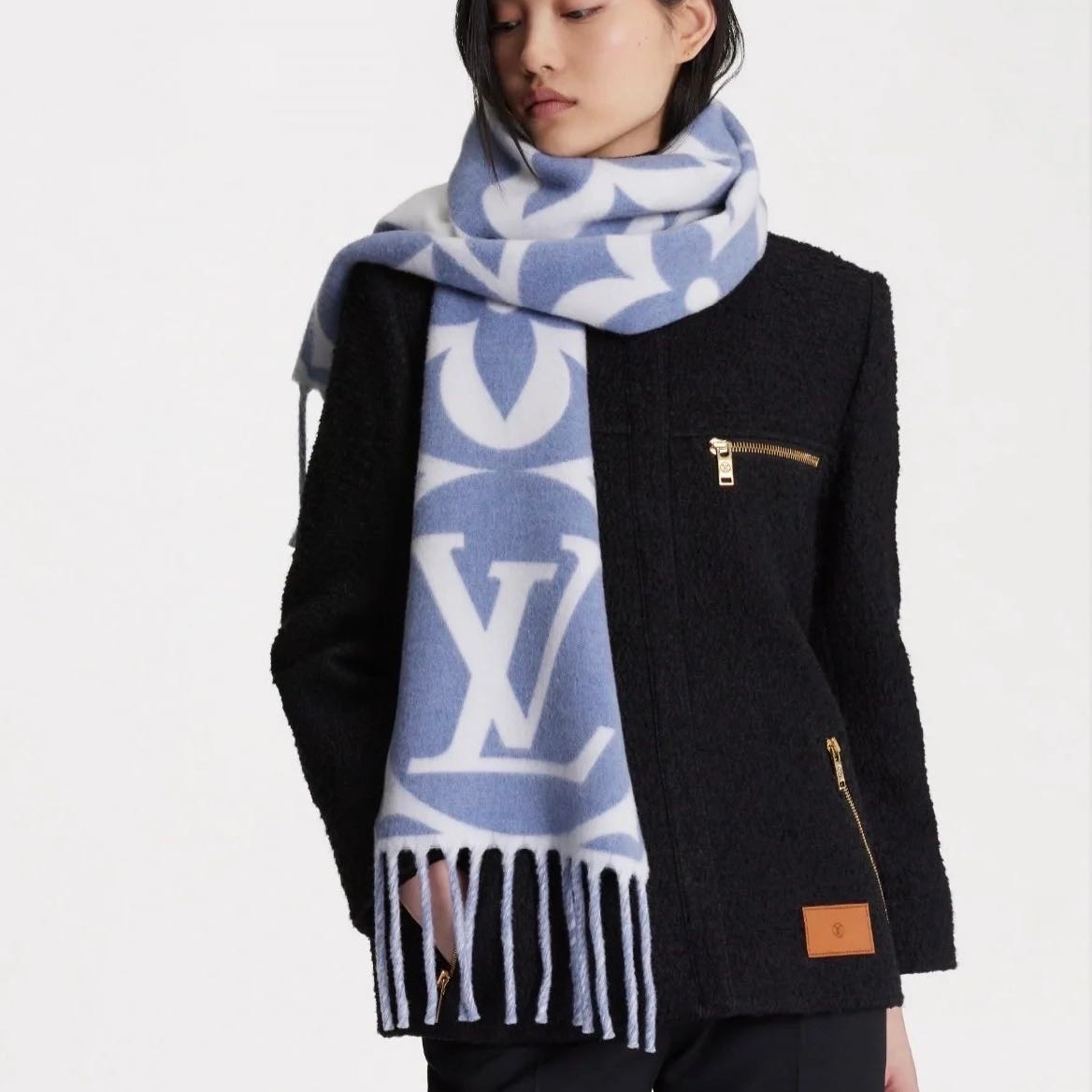 LV Large Letter Pattern Cashmere Scarf  YV25091426