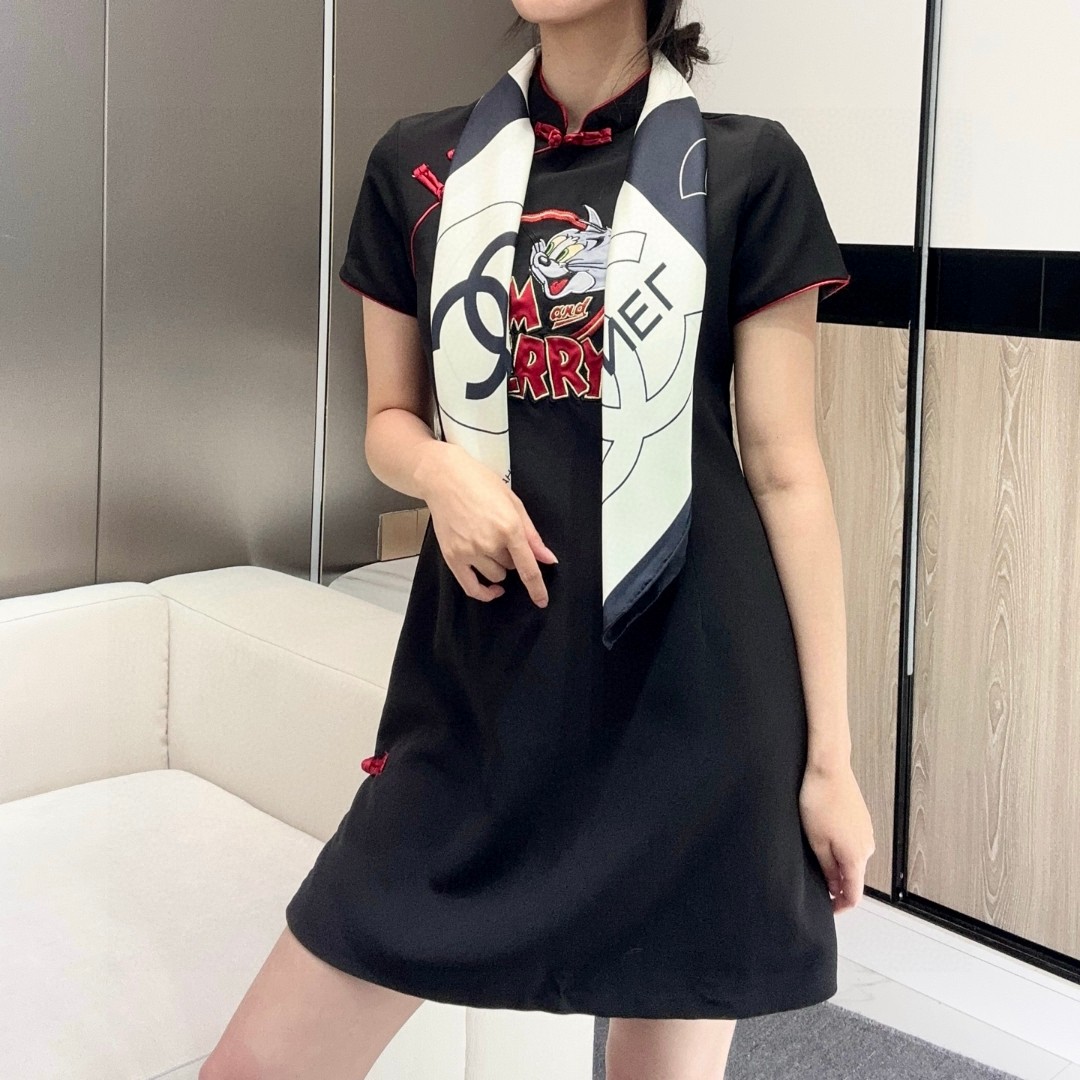 CH Black and White Checkered Double C Logo Silk Square Scarf  YV25091506