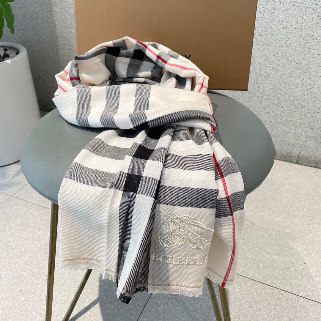 Bur Embroidered Knight Logo Check Cashmere Scarf/Shawl YV25091503