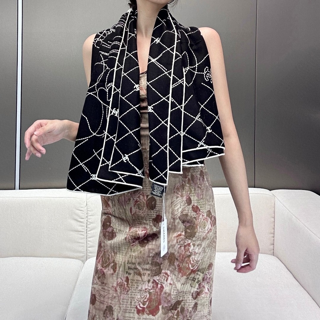 CH Silk-Cashmere Square Scarf YV25091508