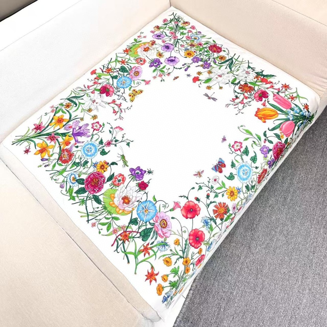 GG Classic Floral Silk Square Scarf  YV25091605