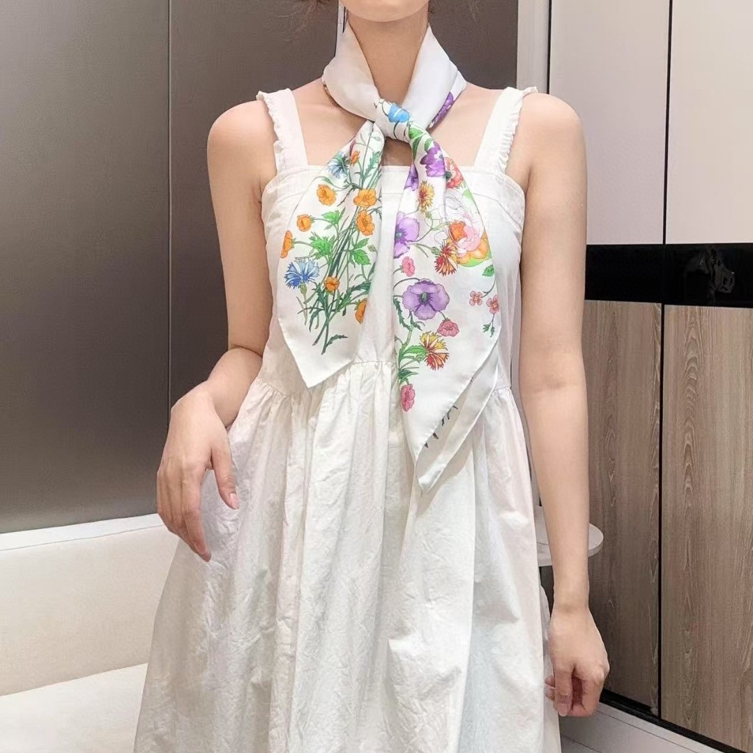 GG Classic Floral Silk Square Scarf  YV25091605