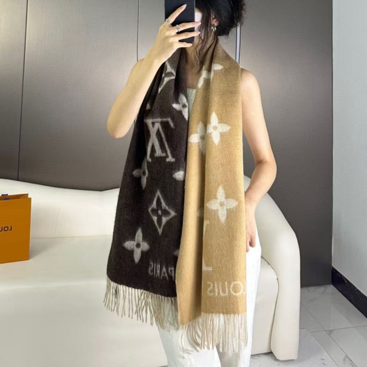 LV Double-sided Two-tone Gradient Monogram Cashmere Scarf  YV25091603