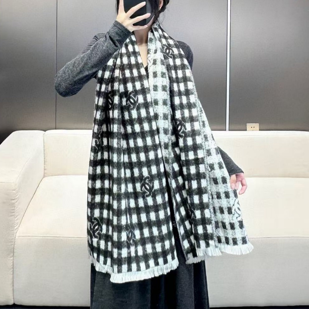 CH  Logo Checkered Cashmere Scarf  YV25091602