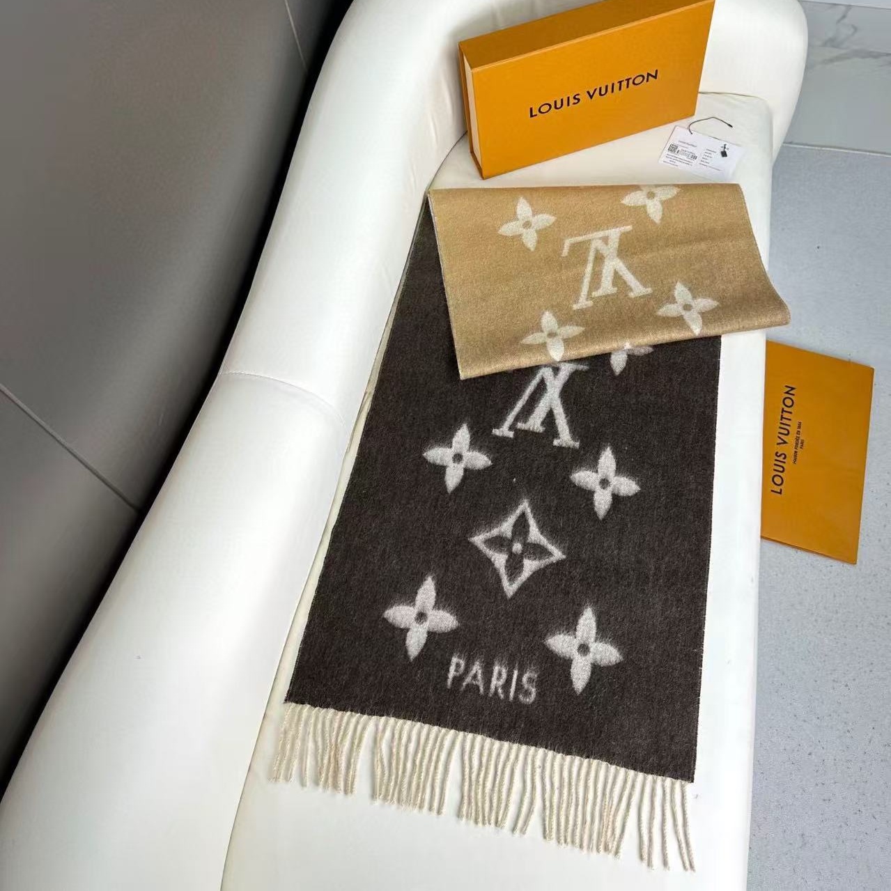 LV Double-sided Two-tone Gradient Monogram Cashmere Scarf  YV25091603