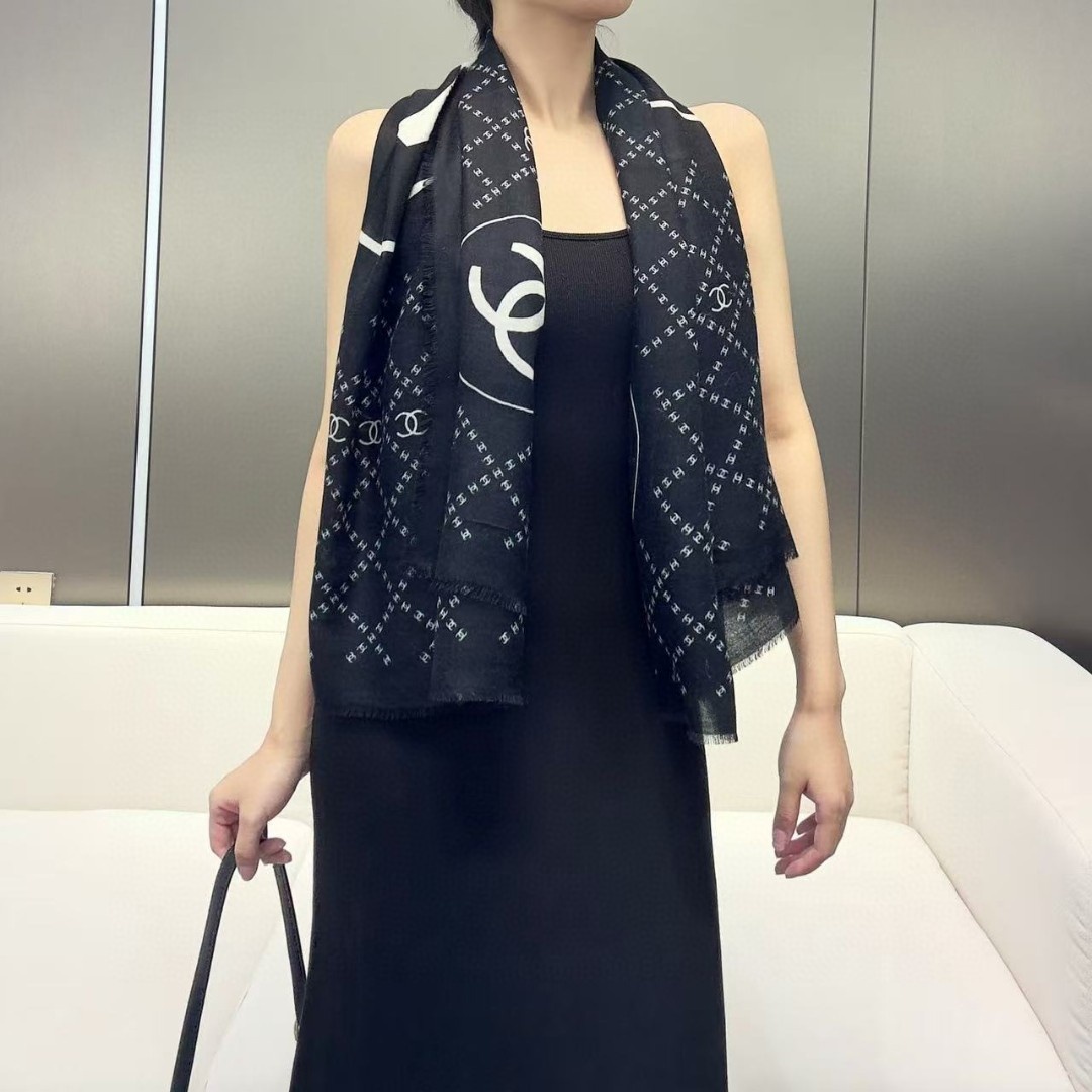 CH Double C Logo Grid Cashmere Square Scarf  YV25091606
