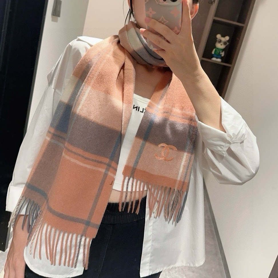 CH  Checkered Cashmere Scarf YV25091616