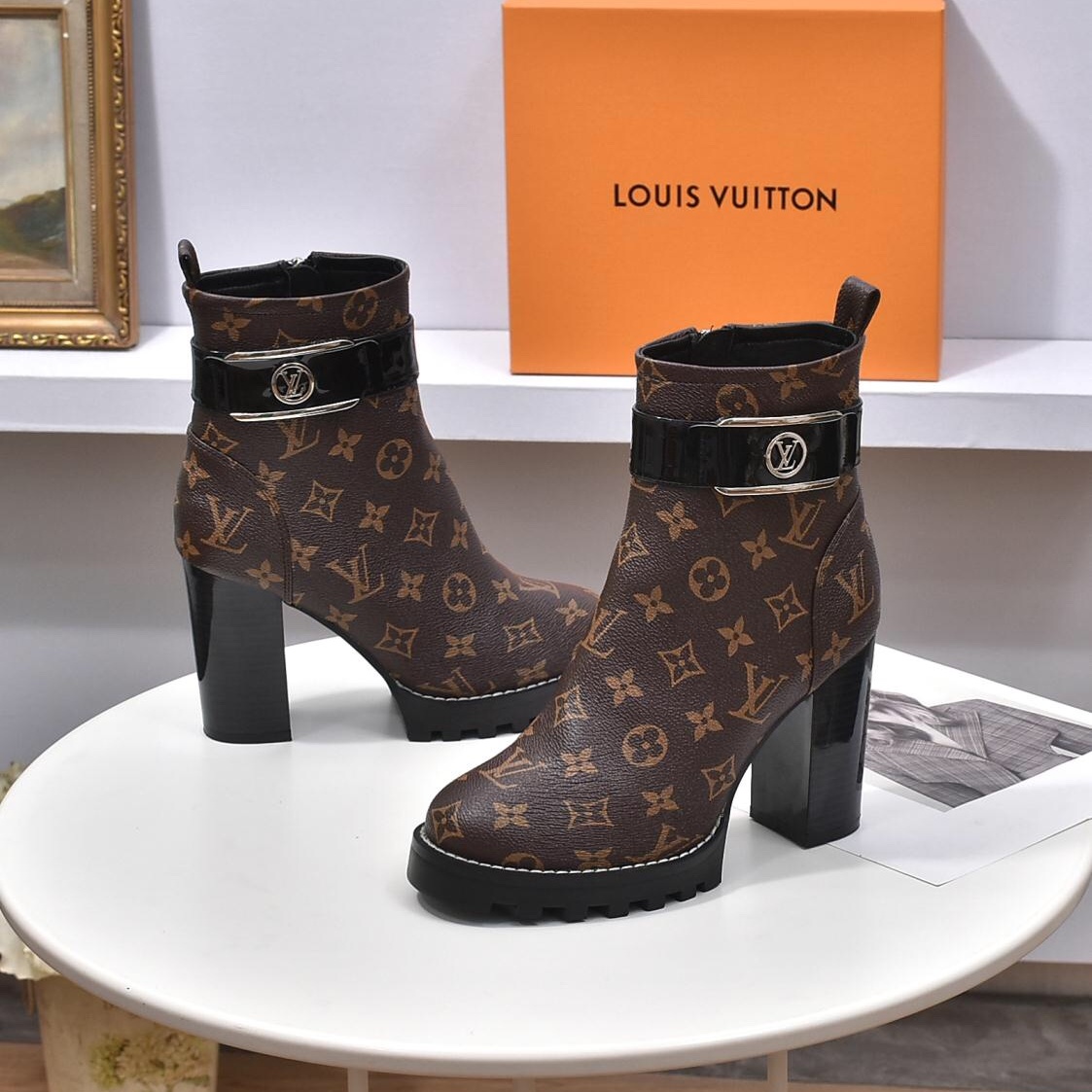 LV New fashion women's shoes versatile short boots F24080904