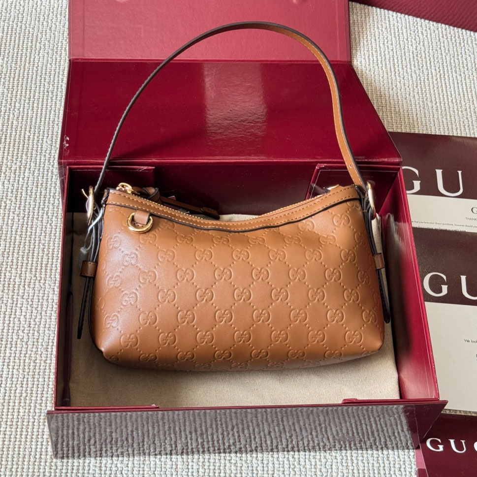 GG Emblem Underarm Bag-22cm XX25091903