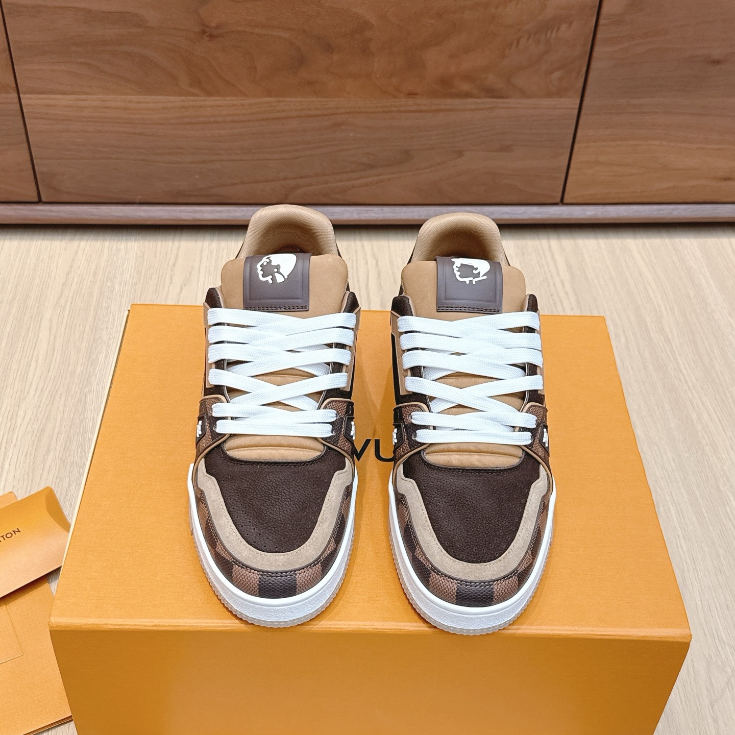 LV Trainer Checkered Sneaker YV25092008