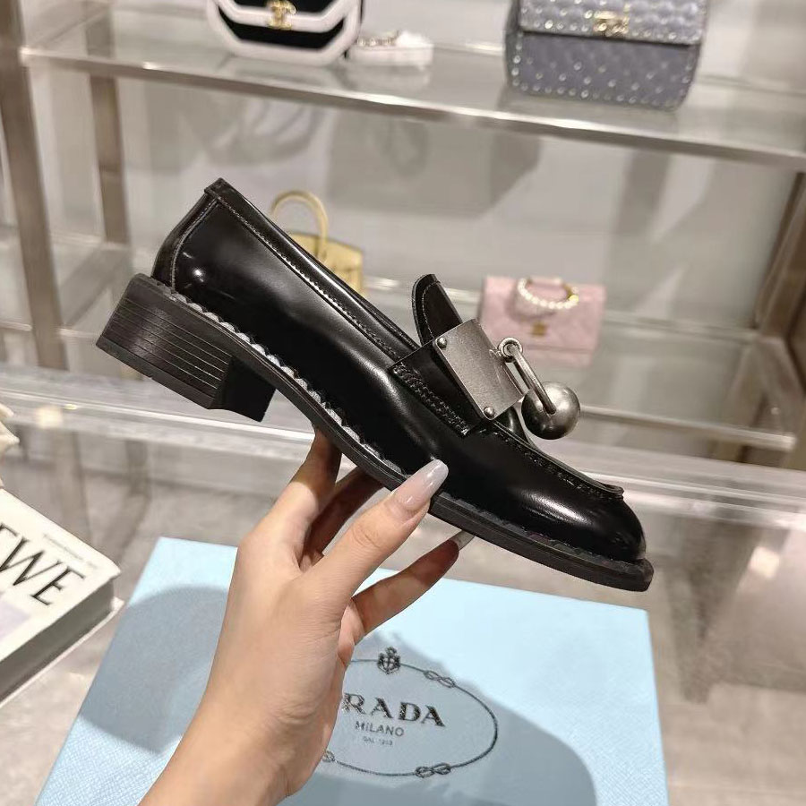 PRA 25New Loafers XX25092010