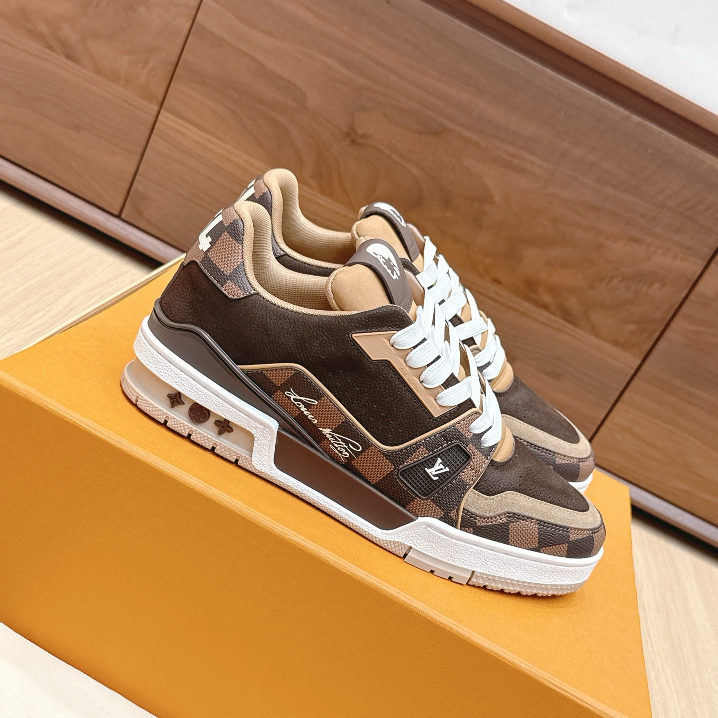 LV Trainer Checkered Sneaker YV25092008