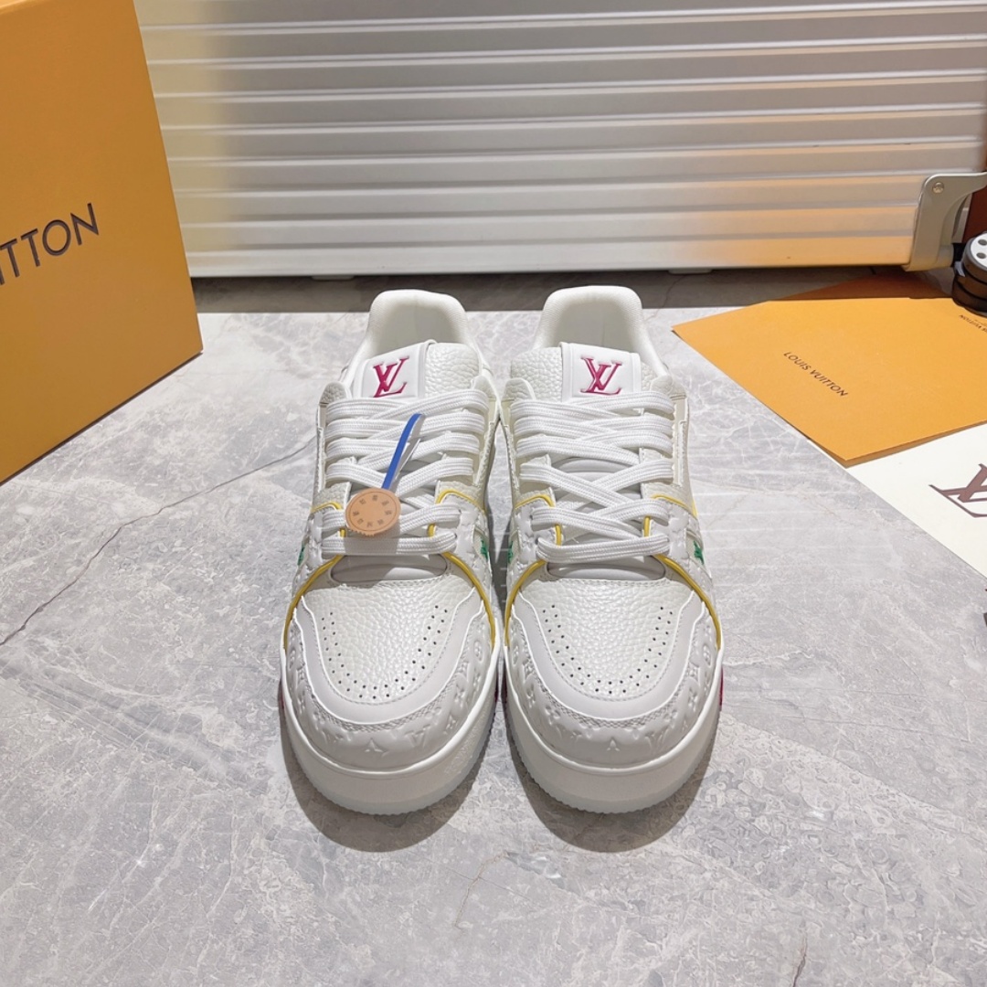 LV Trainer Embossed Monogram Sneaker YV25092006