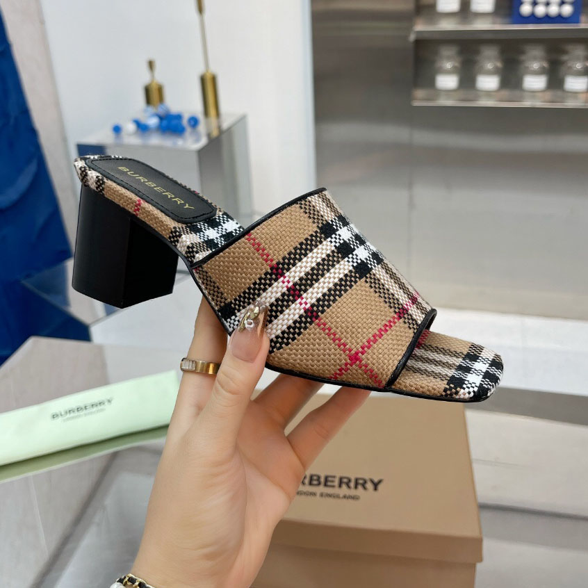 Bur Classic Block Heel Sandals DG24101102