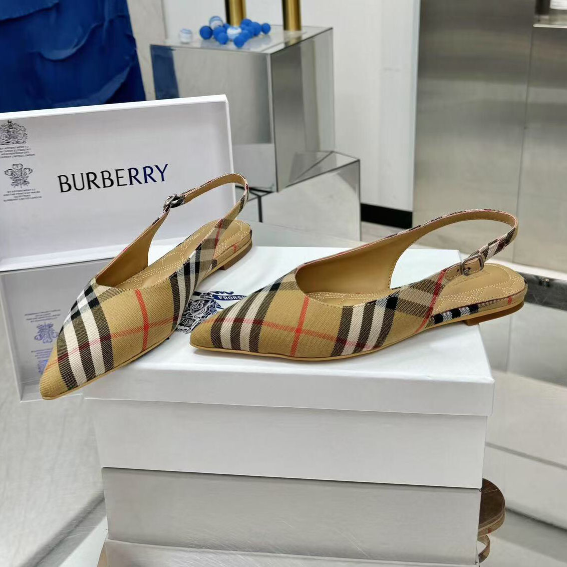 Bur Women's Classic Sandals - Flat and 5.5cm AM25092103