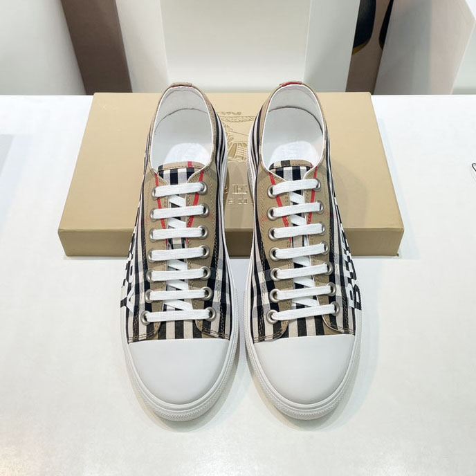 Bur Classic Logo Canvas Shoes AM25092112