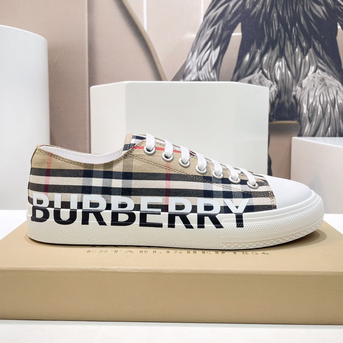 Bur Classic Logo Canvas Shoes AM25092112