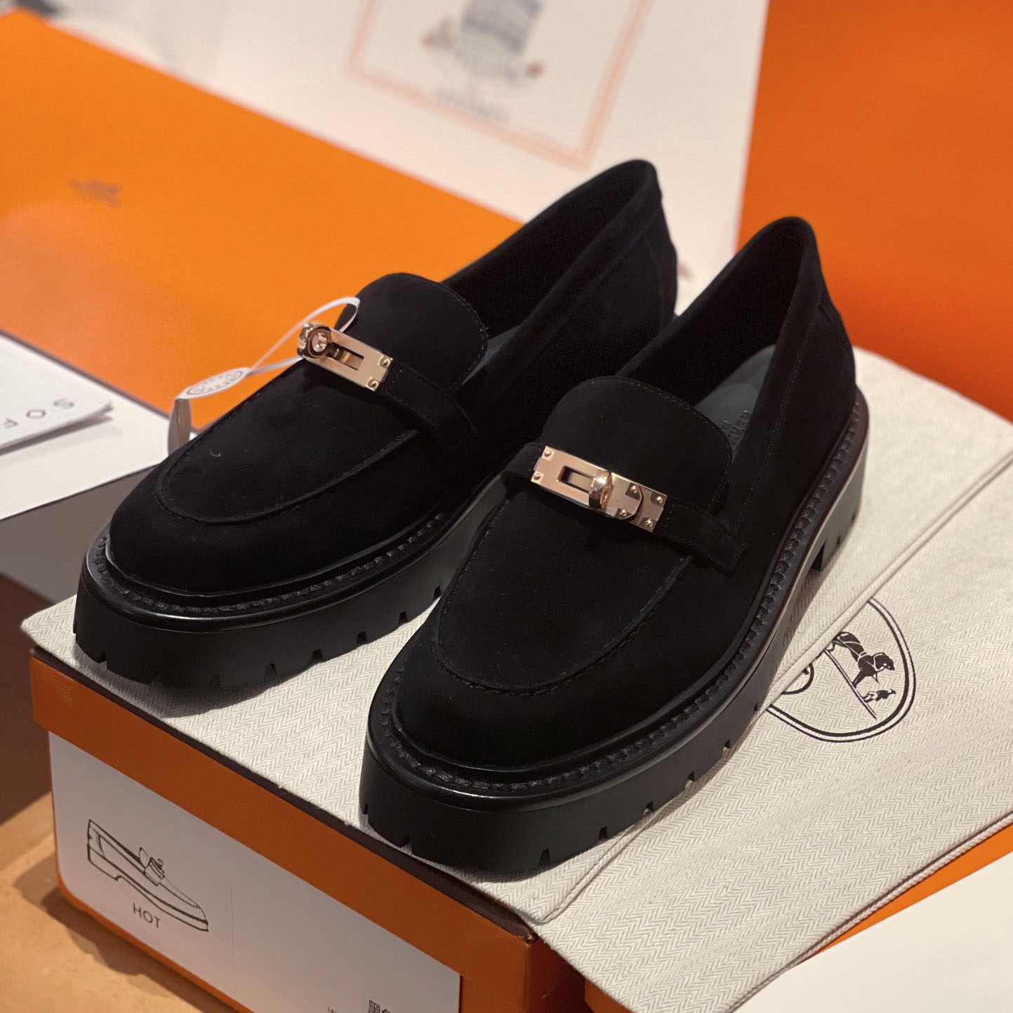 HM Classic Kelly Loafers AM25092201