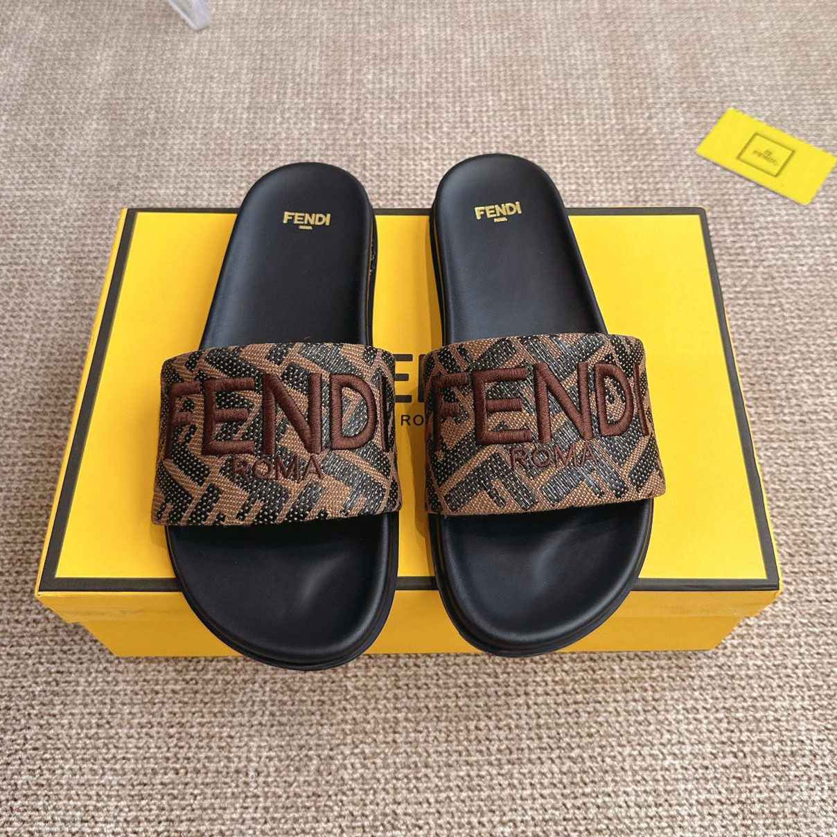 FD Flat Slippers Lh25061389