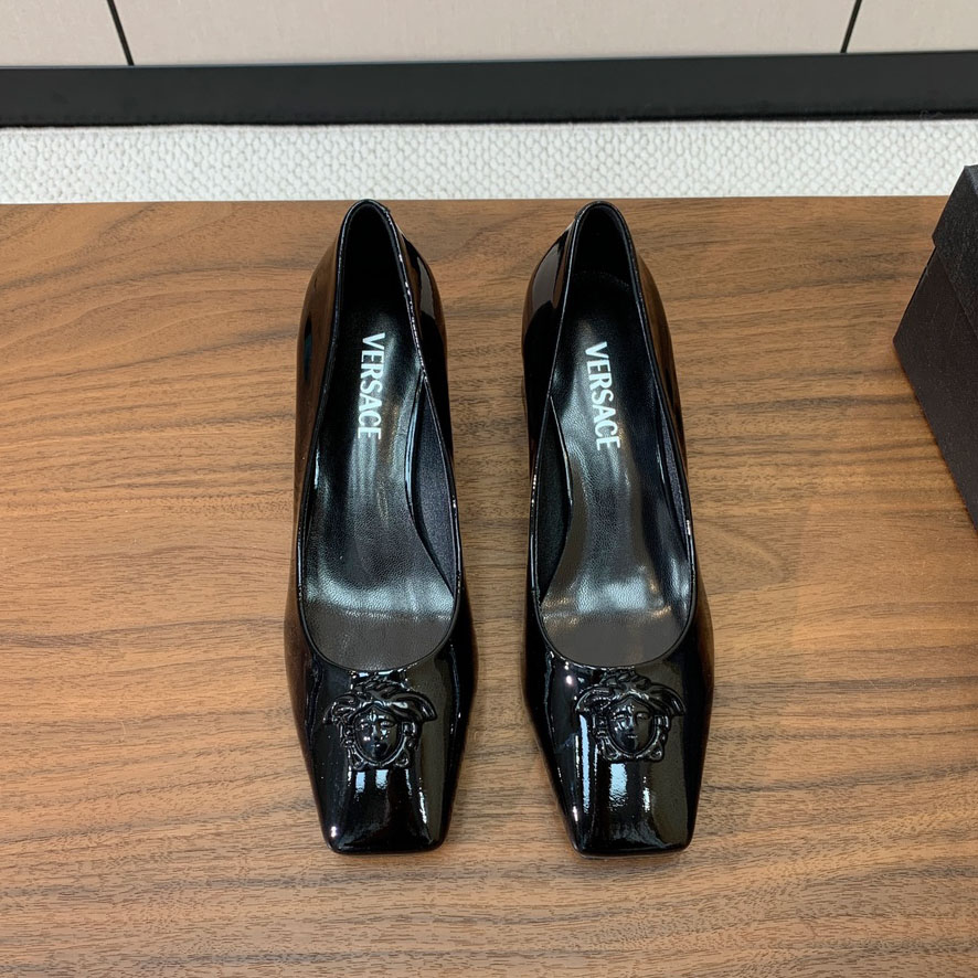 Vs Medusa Logo Chunky High Heels AM25092303