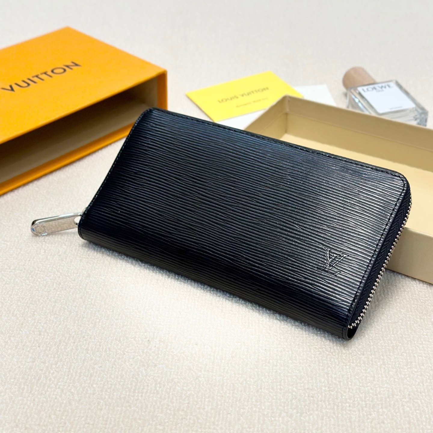 LV Epi Leather Zippy Wallet YV25092515