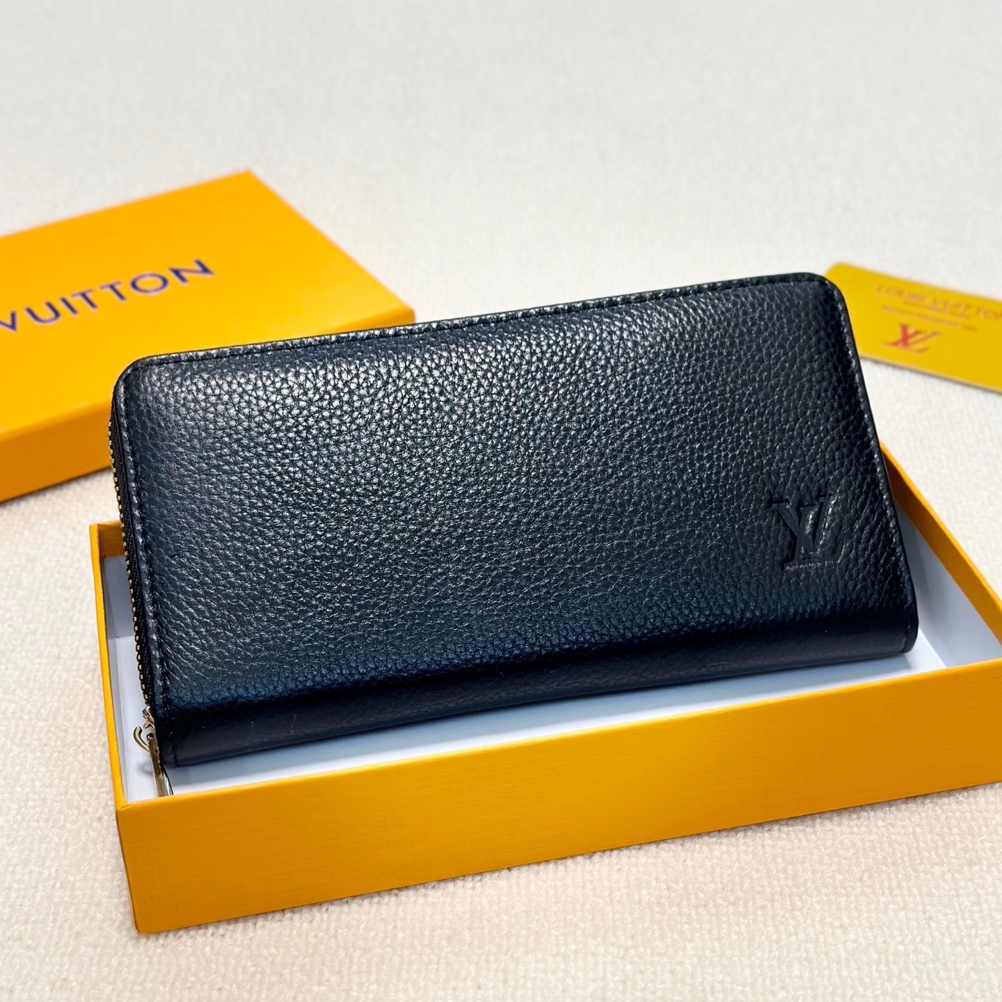 LV Zip - Around Leather Wallet YV25092514