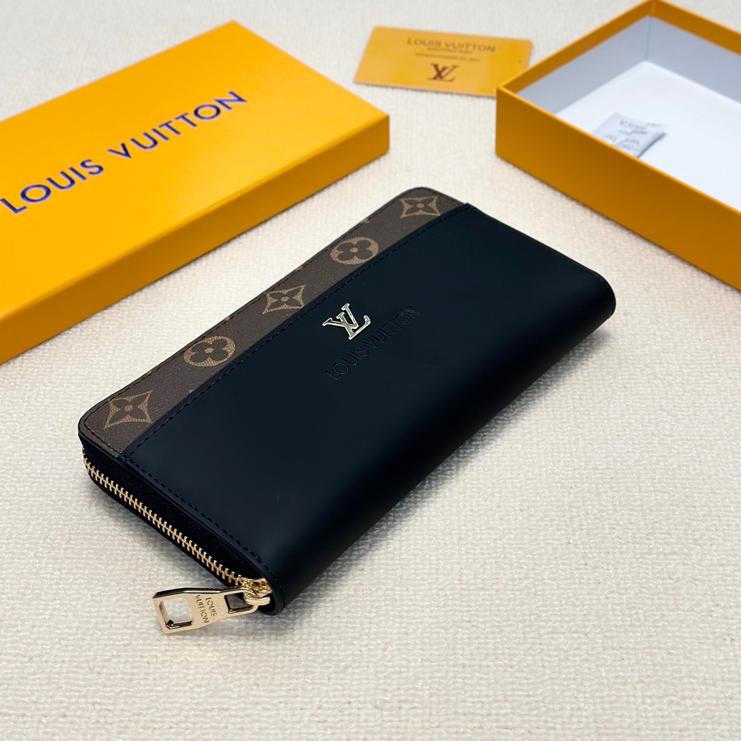 LV Monogram & Leather Trim Zip Wallet YV25092511