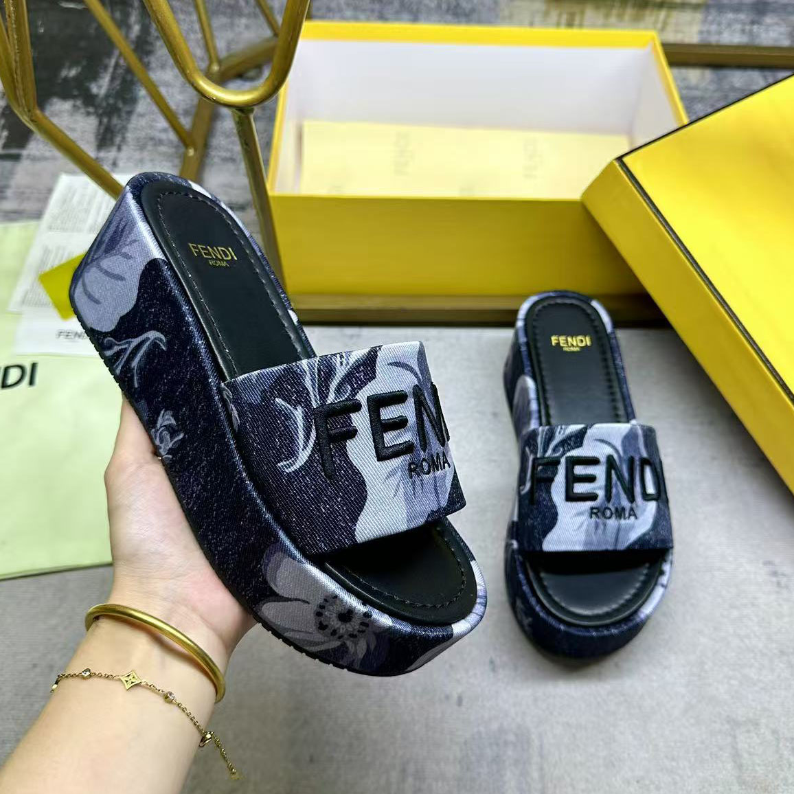 FD 25New Platform Slippers XX25092521