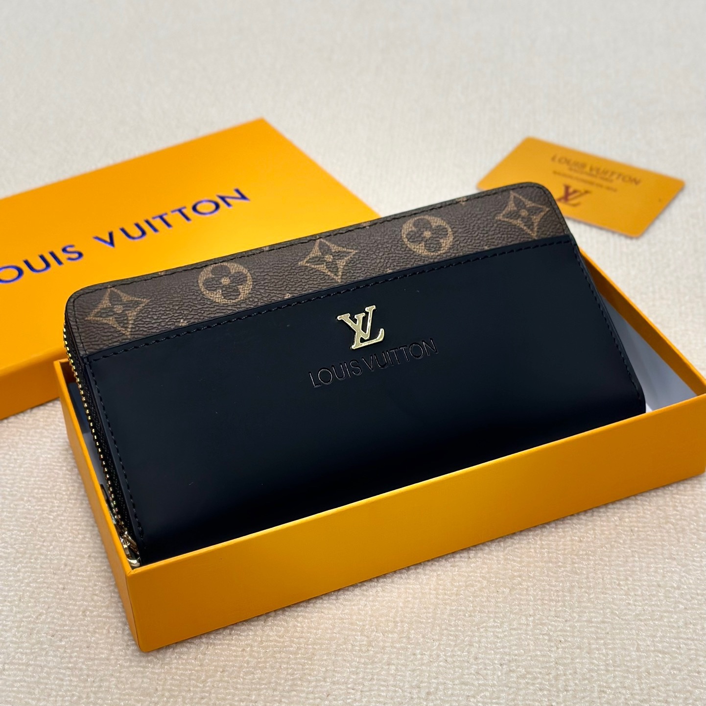 LV Monogram & Leather Trim Zip Wallet YV25092511