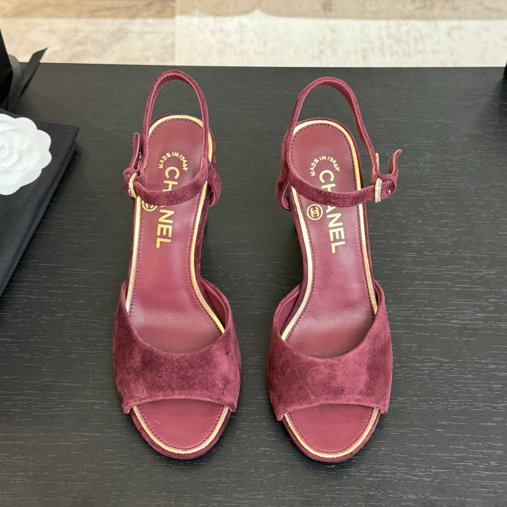 CH 25New Pearl-Embellished Heel Suede's Sandals XX25092527