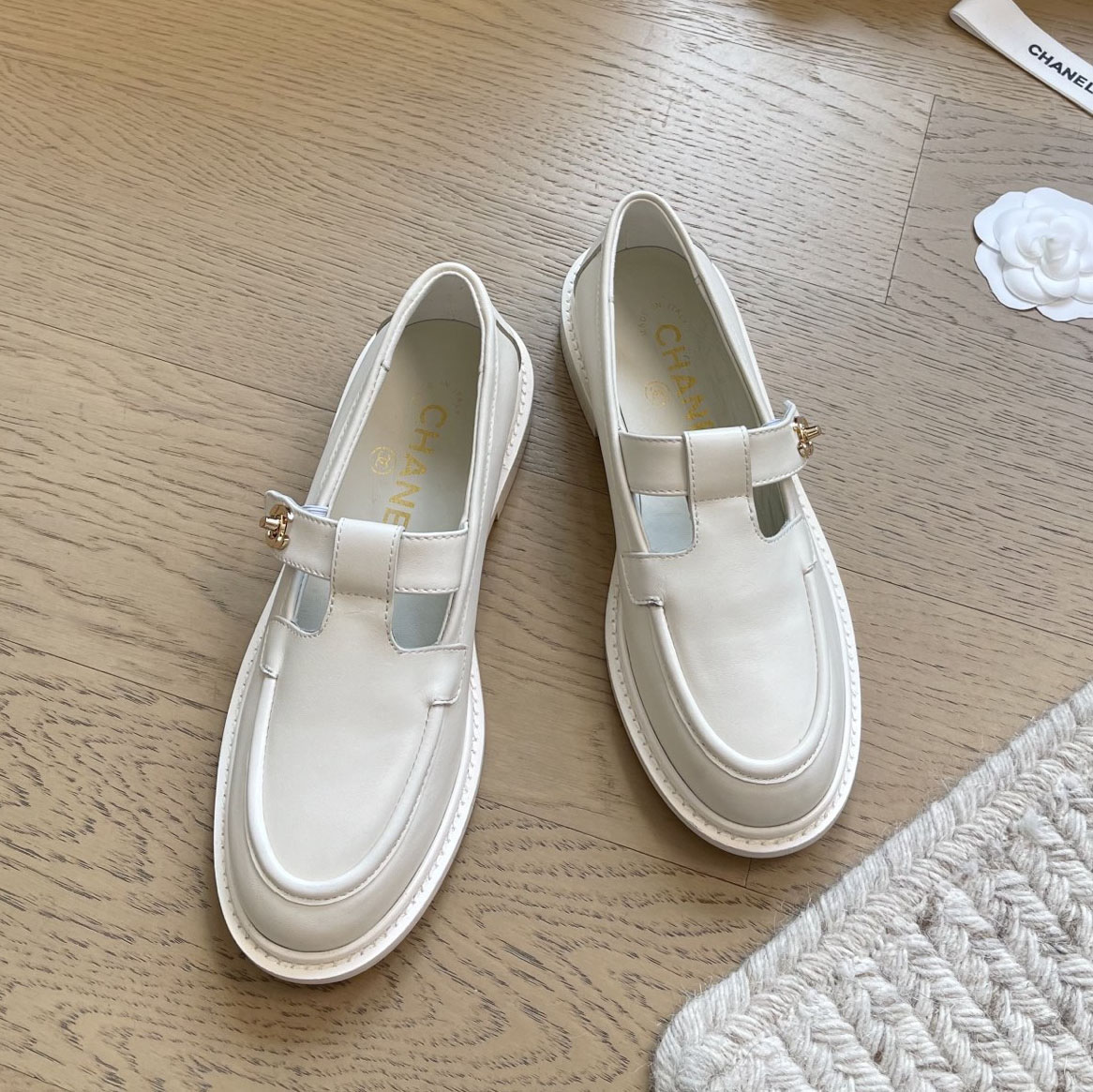 CH 25New Double C Logo Loafers AM25092605