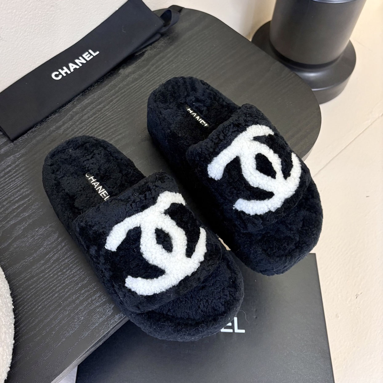 CH Classic Double C Fleece Platform Slippers AM25092602