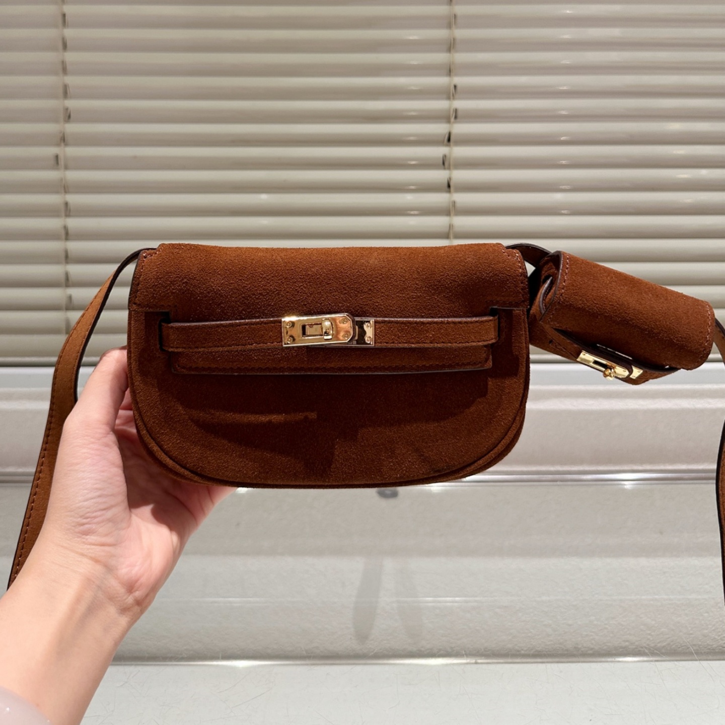 HM Suede Kelly Moove Bag YV25092710