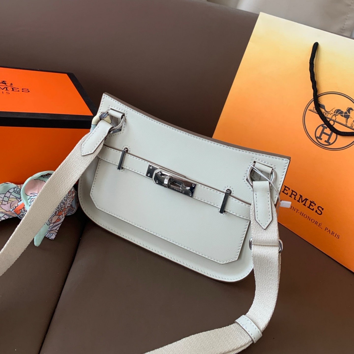 HM Swift Calfskin Jypsiere Bag YV25092713