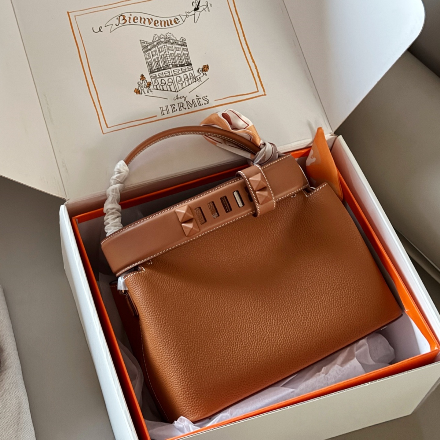 HM  Medor Calfskin Handbag YV25092704