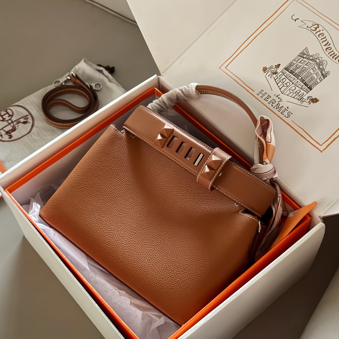 HM  Medor Calfskin Handbag YV25092704