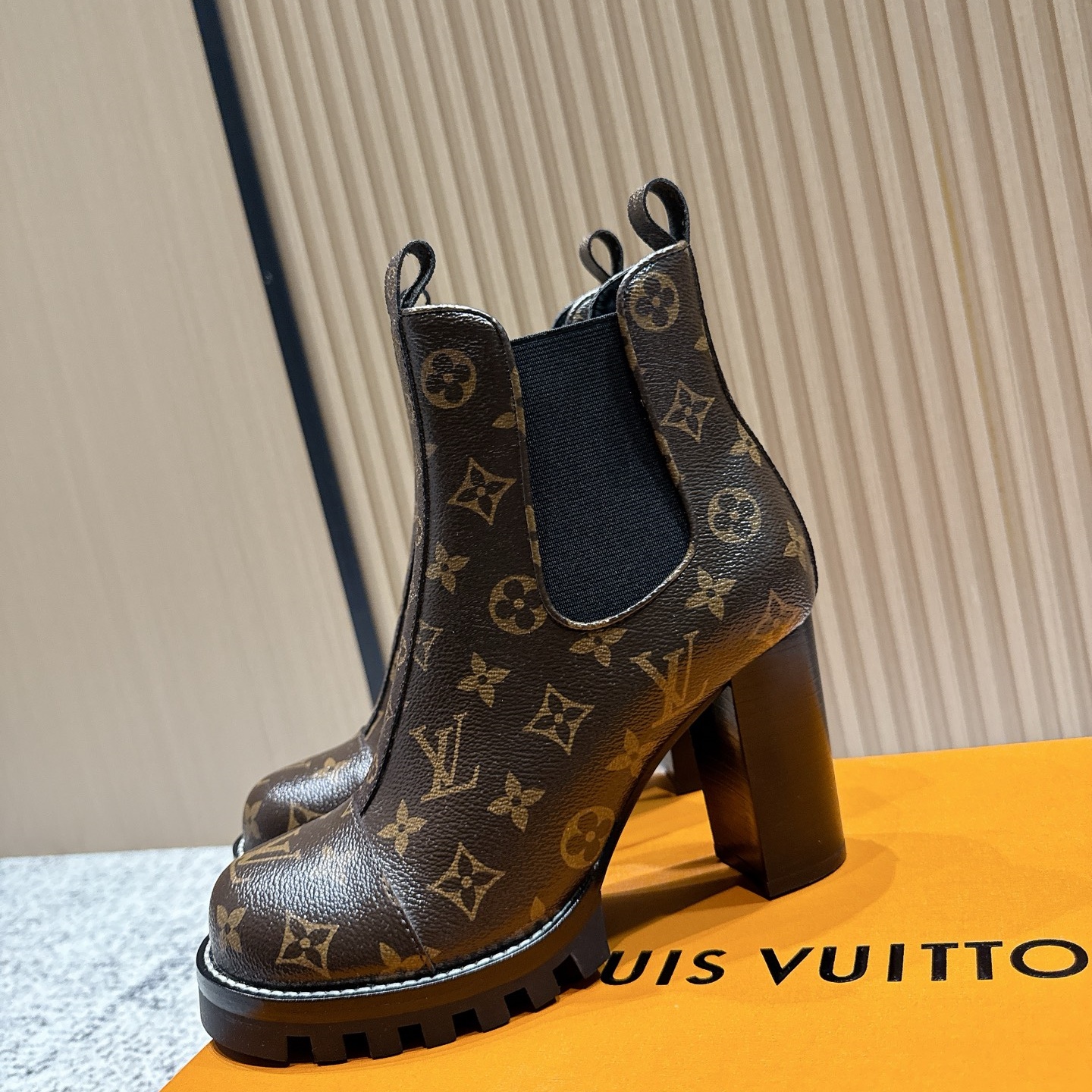 LV Classic High-Heel Ankle Boots YV25093007