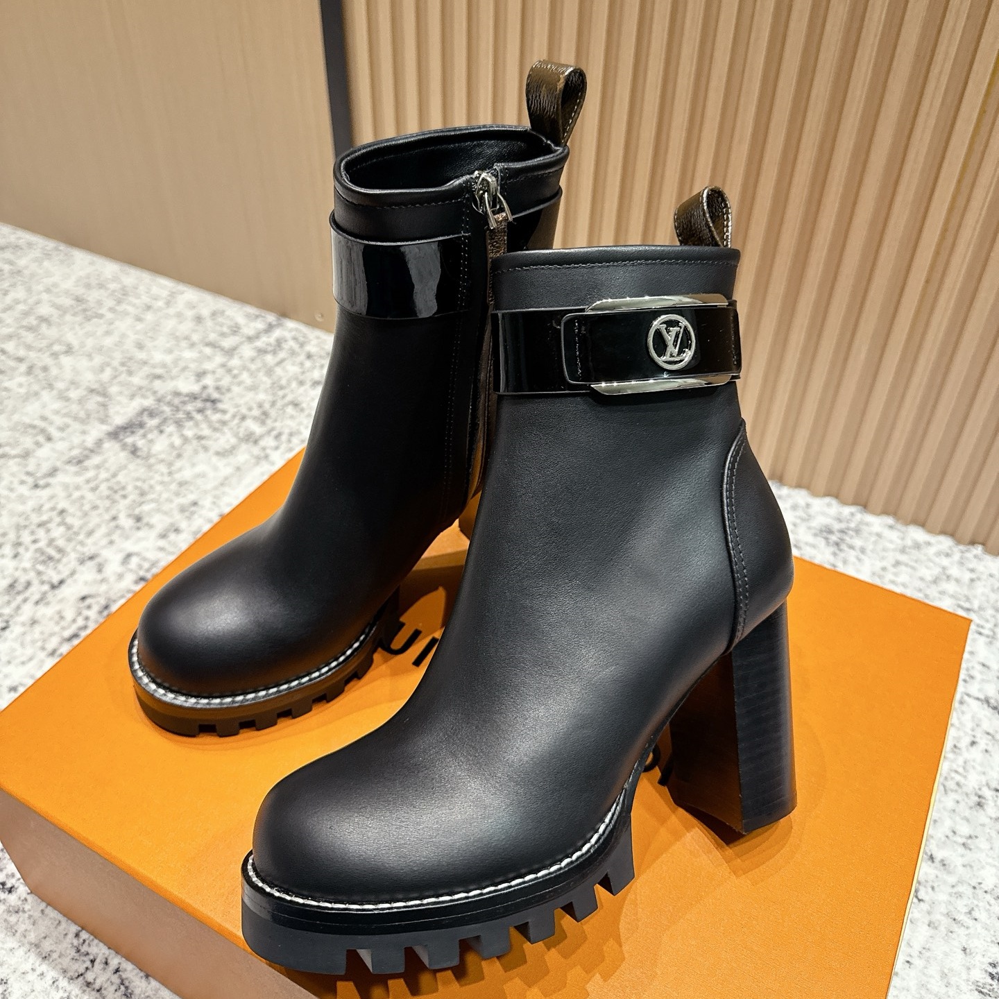 LV  High-Heel Ankle Boots YV25093011